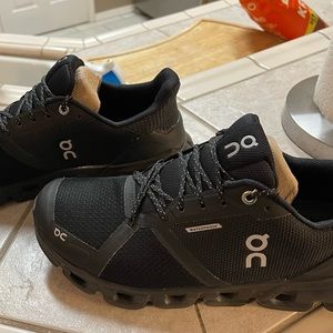 On cloud running shoes. Worn only twice still have original box and packaging.
